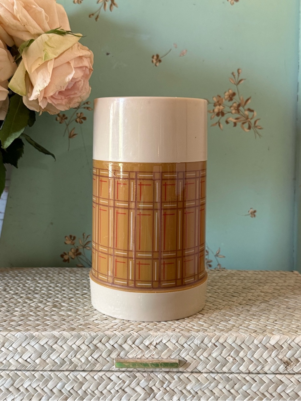 Vintage Aladdin Plaid Thermos, 1970s Tartan Kitchen Decor, 10oz, Cabin, Cottage